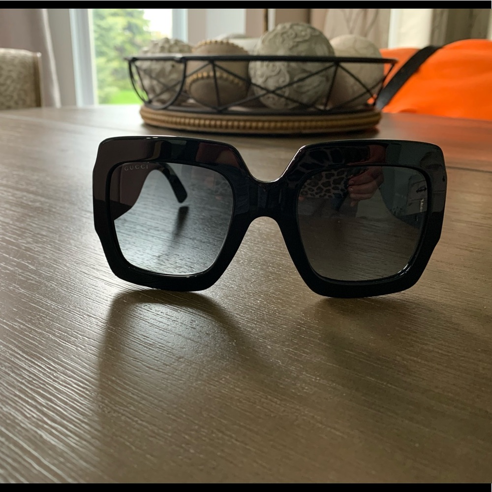 Gucci Oversized sunglasses